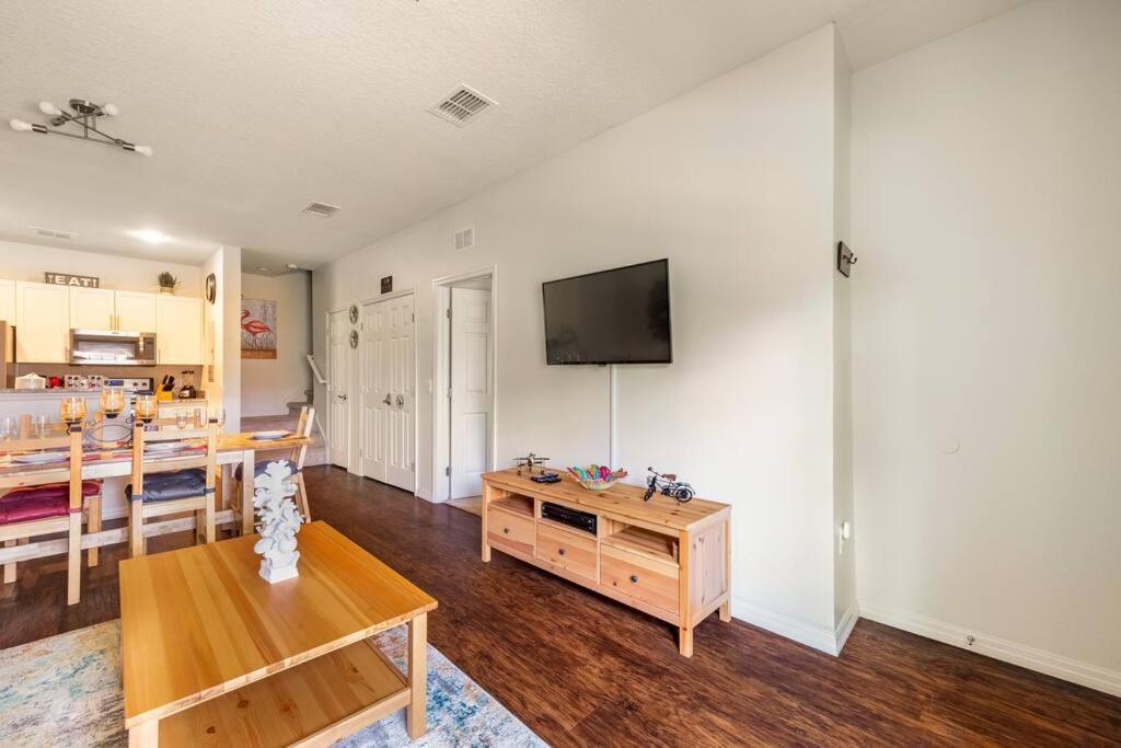 Super Comfy And Spacious 3 Bedroom 10 Minutes From Disney, With Major Shopping 4 Minutes Away Kissimmee Zewnętrze zdjęcie