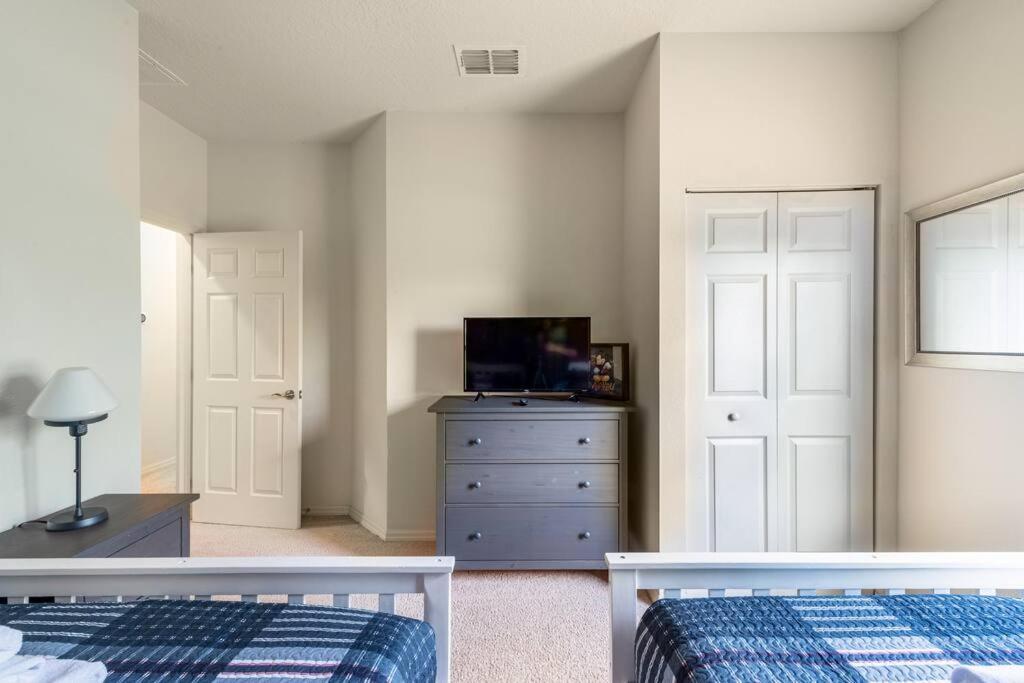 Super Comfy And Spacious 3 Bedroom 10 Minutes From Disney, With Major Shopping 4 Minutes Away Kissimmee Zewnętrze zdjęcie