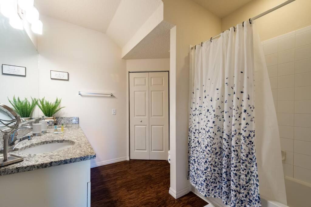 Super Comfy And Spacious 3 Bedroom 10 Minutes From Disney, With Major Shopping 4 Minutes Away Kissimmee Zewnętrze zdjęcie